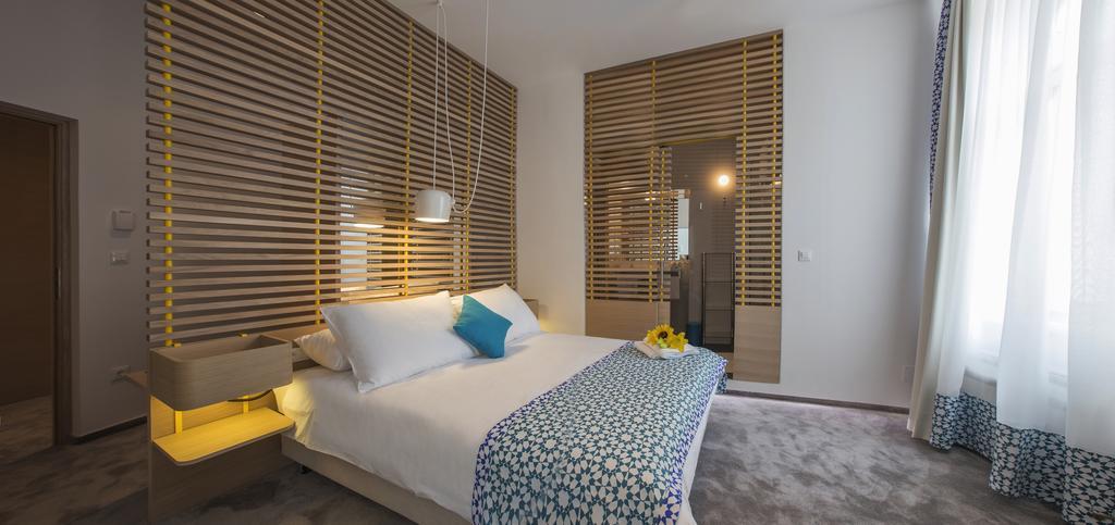 Bed & Atmosphere Rooms Split Værelse billede